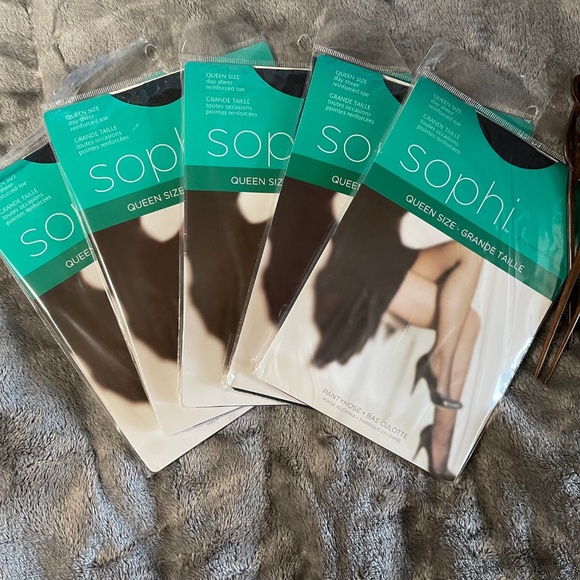 5 Pair of Sophi Queen Size Pantyhose. Colour Night Shade. - Picture 1 of 6